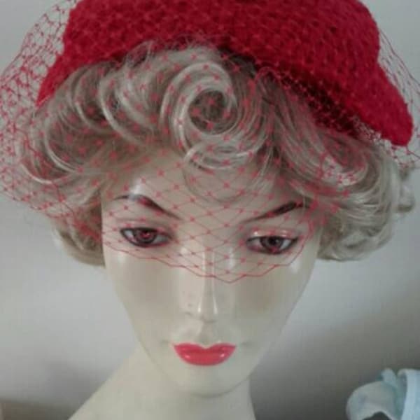 Red bow,1940s hat, 1950s hat, half hat, bow hat,vintage wedding, bow,mother of bride, birdcage, veil hat