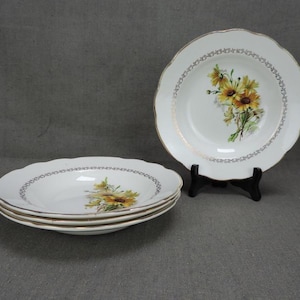 French vintage set of 4 Porcelain Soup Plates Marguerite by Gien, French Vintage dinnerware
