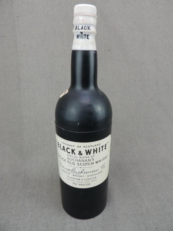 Black & White Scotch Whisky 古酒 Vintage Buchanan's Black & White Scotch Whisky Cigarette Dispenser