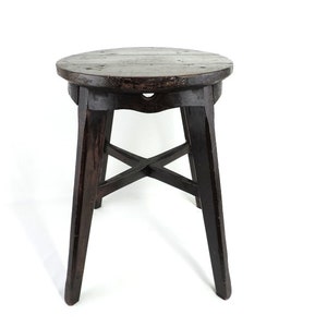 Tabouret de traite vintage français 161/2 de haut en bois massif, tabouret de ferme rustique à 4 pieds image 9