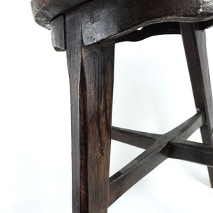 Tabouret de traite vintage français 161/2 de haut en bois massif, tabouret de ferme rustique à 4 pieds image 8
