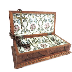 Français boîte à bijoux en bois sculpté vintage