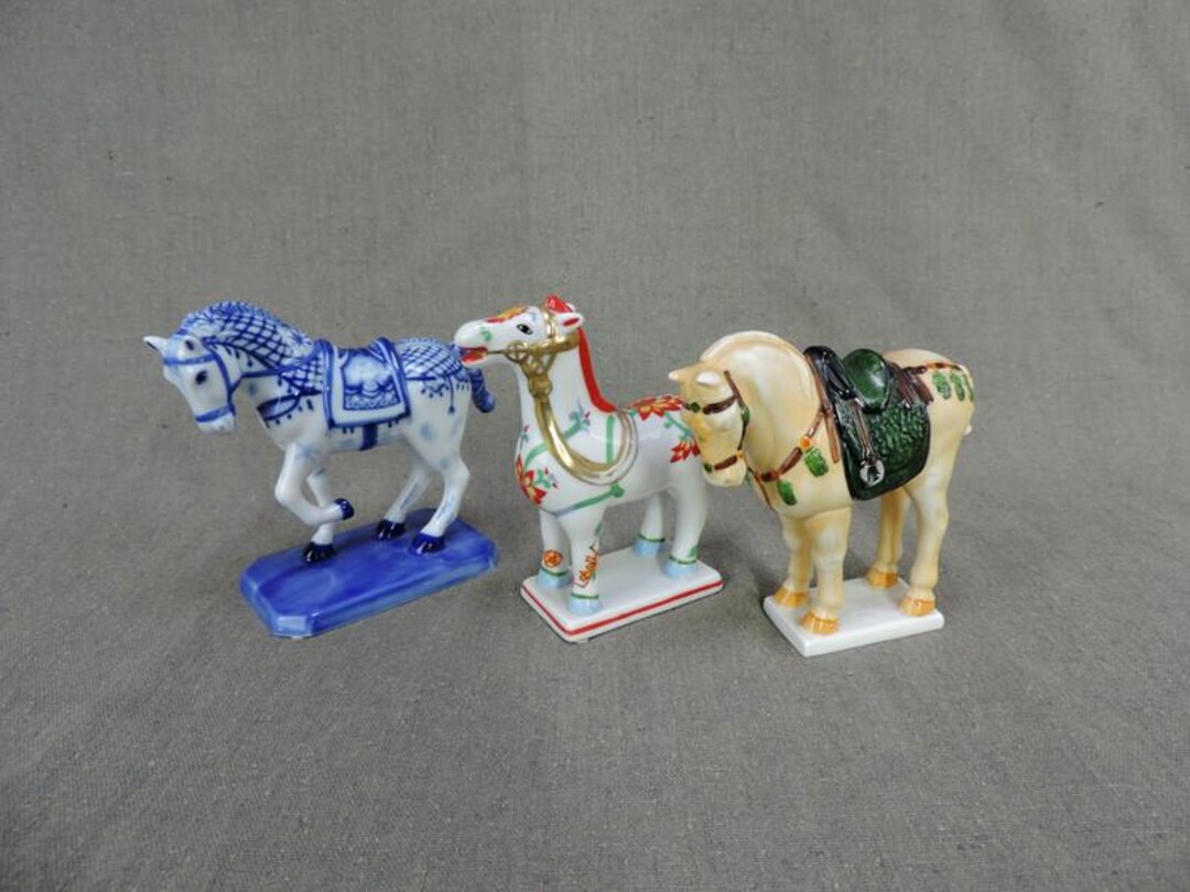 Vintage Franklin Mint Porcelain Horse Figurines X 3 - Etsy