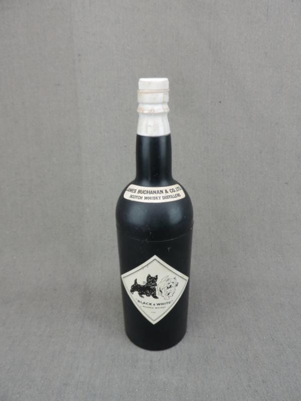Black & White Scotch Whisky 古酒 Vintage Buchanan's Black & White Scotch Whisky Cigarette Dispenser