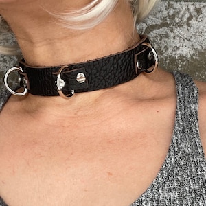 Buffalo leather ring choker// leather choker handmade // D ring choker // quality leather choker