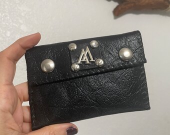 Black wallet / Leather wallet / Handmade Leather/ Simple Wallet  / HANDSEWN / one of a kind / wallet/ Fold Wallet / Handmade Leather Wallet