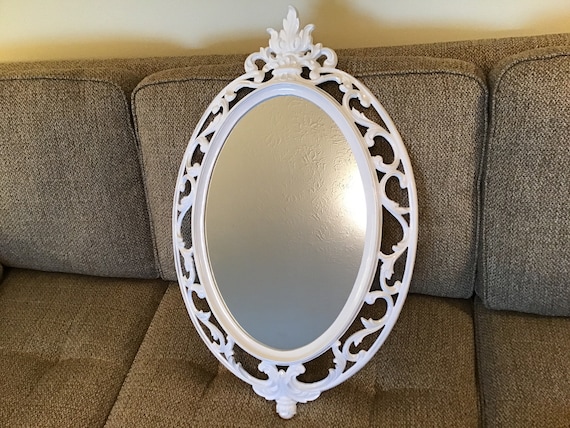 Oval hollywood mirror deals