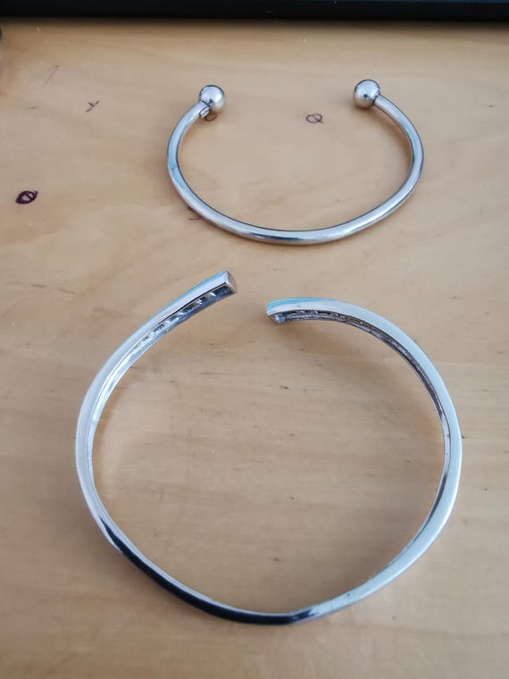 Two silver 925 open end bangles - image 4