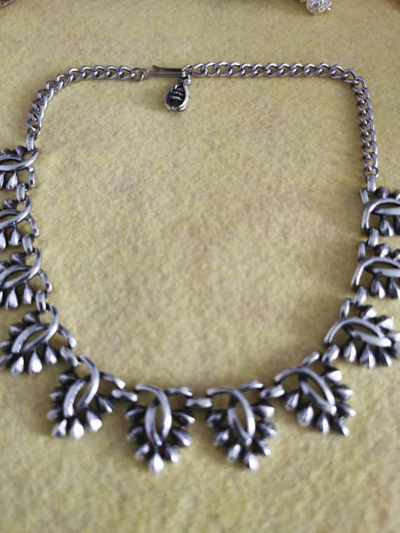 Vintage Jewelcraft/Coro leaf choker/necklace - image 1