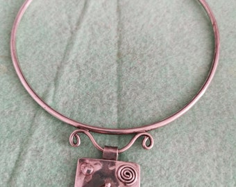 vintage silver tone choker with pendant