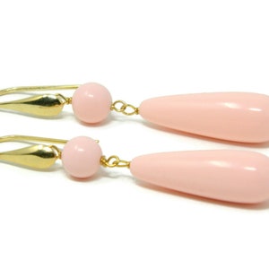Brincos femininos de coral rosa claro – gota e bola lisas – prata esterlina 925 banhada a ouro – feitos à mão, sem níquel