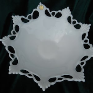 Milk Glass Fruit Bowl- Vintage Westmoreland Fruit Bowl- MG 301B2