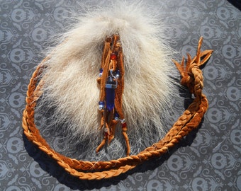Bolsa de medicina decorada - Coyote con colgante de cristal azul