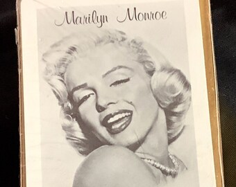 トランプ 1976 Marilyn Monroe CARDS s-l400.jpg
