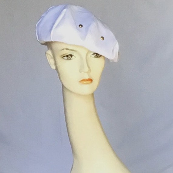 Vintage 1960s Ladies White Miss Schiaparelli Hat - image 1