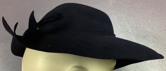 Vintage 1940s Ladies Black Hat with Brim - image 6