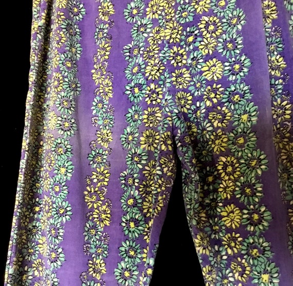 Vintage 1950s Ladies Velvet Flowered Pants - image 3