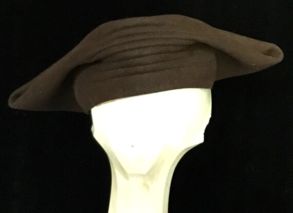 Vintage 1940s Brown Winged Ladies Hat
