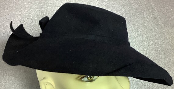 Vintage 1940s Ladies Black Hat with Brim - image 7