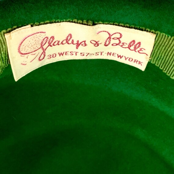 Vintage lovely grass and fabric ladies hat. Gladys & Belle NY 1940\'s or 50\'s Girls Pillbox Bellhop Hats,Vintage 1940s Sewing Pattern  main image 4