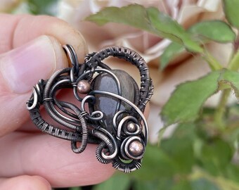 Heart wire wrapped copper pendant with Labradorite gemstone, original gift idea for her, wire art necklace "Worship". Statement jewelry