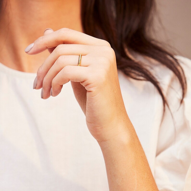 Silver Unique Wedding Band Ring Women Friendship Ring Anniversary Gift For Her Promise Ring Minimal Ring Unique Gift