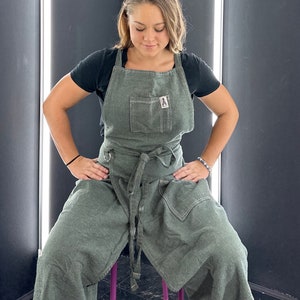 Green Durable cotton canvas pottery apron ceramic apron throwing apron clay apron “walking apron” Because it has legs!