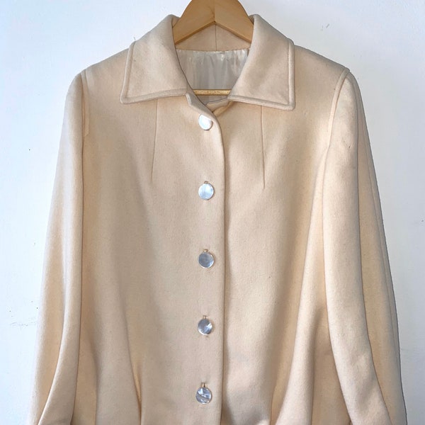 Vintage Wolljacke, cremefarbener Wollmantel, kurze Jacke, Creme Wolljacke, passt mittelgroß, Anzugmantel, Knopfjacke