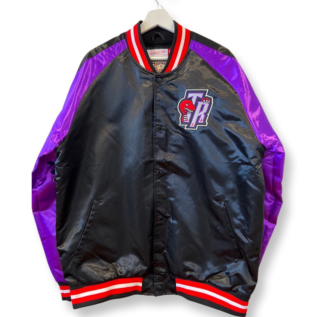 Starter Vintage Toronto Raptors Jacket, Men's Fashion, Coats, Jackets and  Outerwear on Carousell
