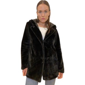 Zwarte donzige jas, Y2K-mode, jaren 90-jas, zwart namaakbontjack, oversized winterjas, overjas, halflange zwarte parka, medium