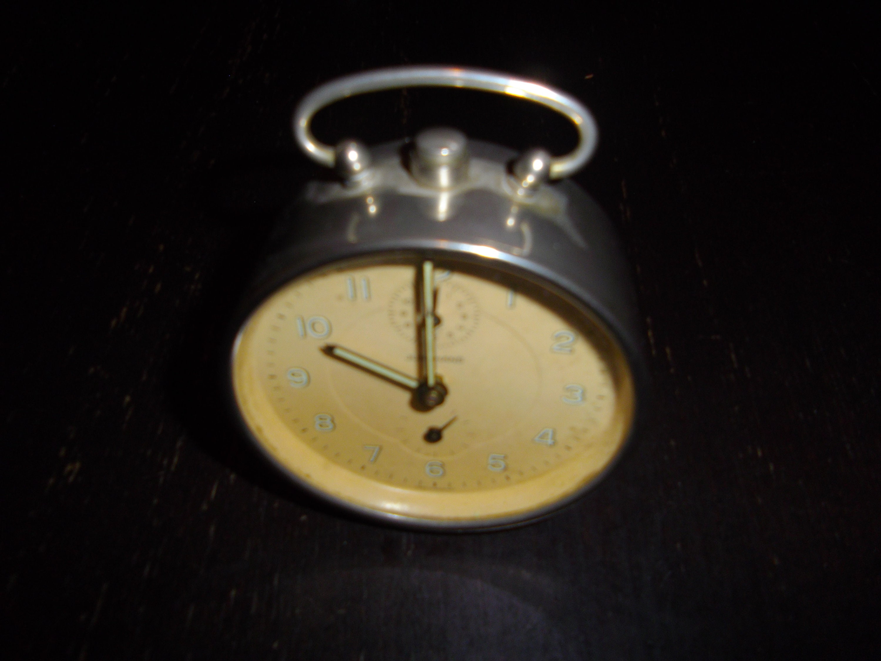 Réveil Mécanique Junghans - Germany Ancien Fonctionne Parfaitement Bien