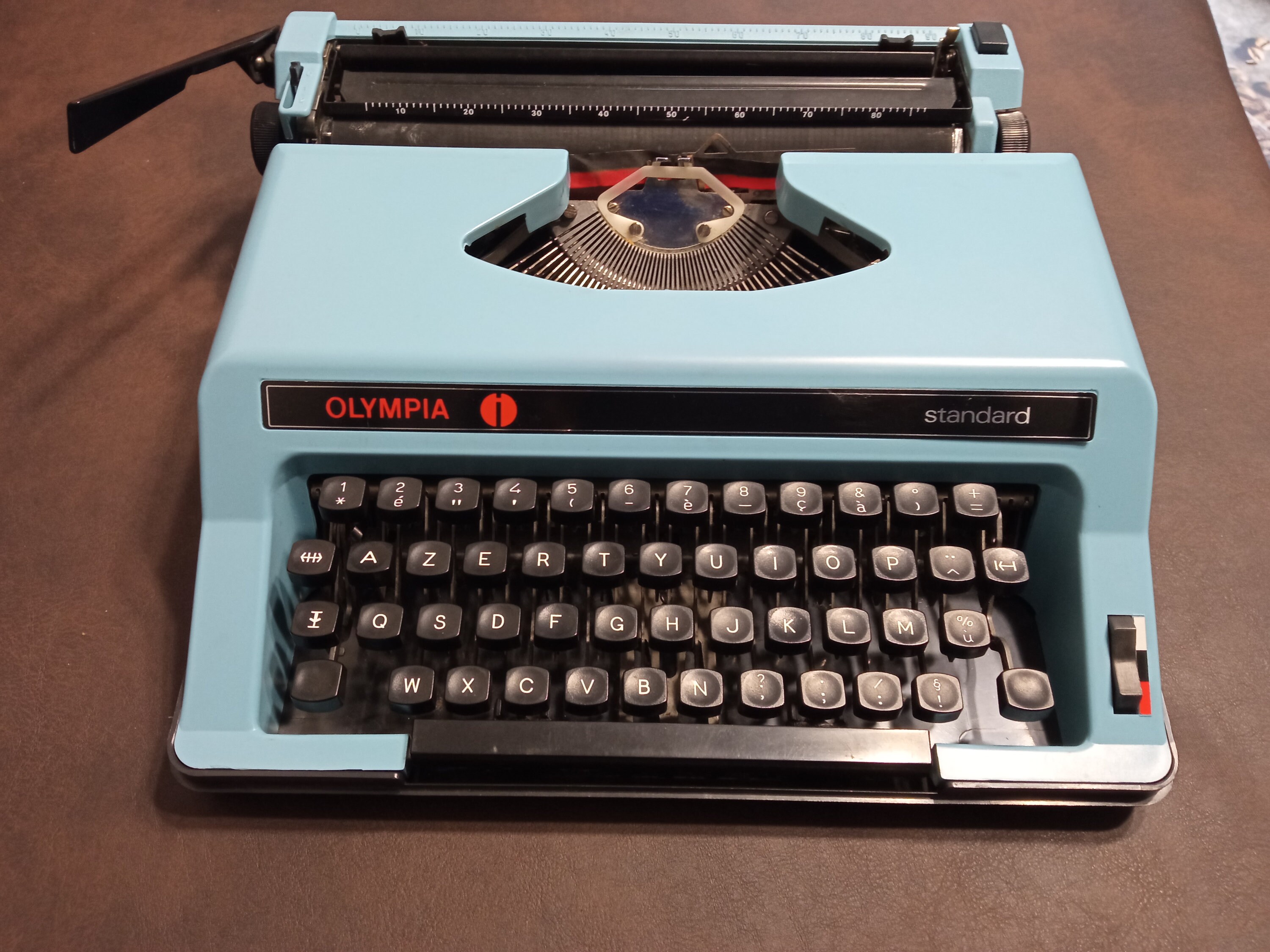 Machine à Écrire Olympia Standard Bleue Pastel Vintage