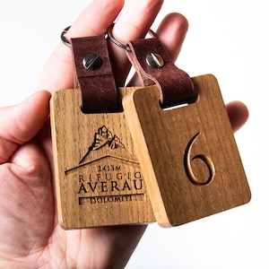 Personalizable Bespoke Keychain made of Wood, Guesthouse keyfob, Wooden Hotel Tag, Guest House key chain, Custom keyring for Hotel, Cottage