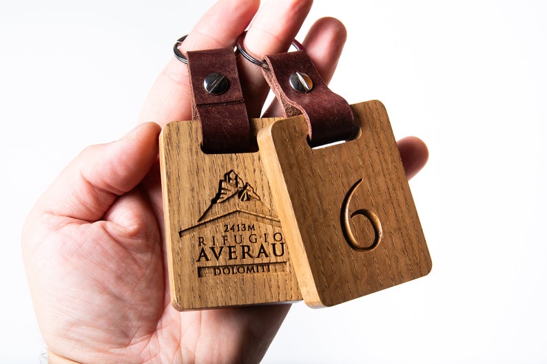 Personalizable custom wooden key chains – perfect for Hotel, Hostel, Guest house and other accommodation. This is original, durable wooden key tag with custom engraving. Custom Hotel keychains, wooden key tag, Bespoke Keyring, Custom Motel keyfob