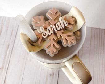 Bord met wintersneeuwvlok beker | H2.0 naamplaatje | Aangepaste bekertopper | Kerstcadeau 2025