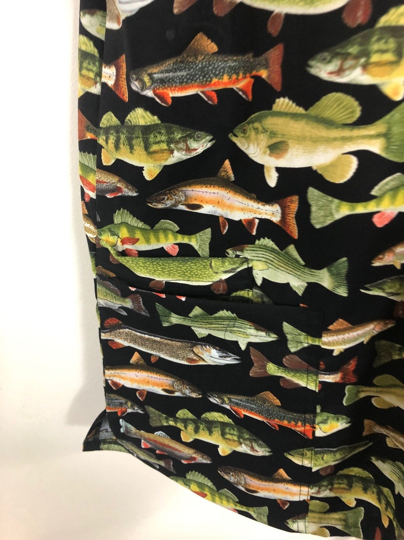 Nurse scrub top Fish Print Etsy Italia