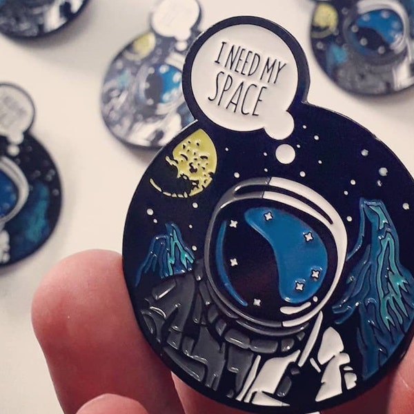 Spaceman Pin Badge | Space Sci-fi Comic Enamel Pin