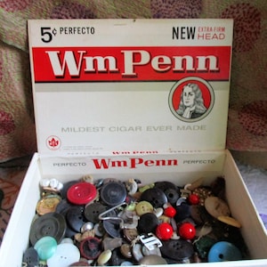 old cigar box full of vintage buttons/sewing detritus, Wm.Penn cigar box 1950&#39;s, pre 1960 buttons, assorted buttons, project buttons, fun