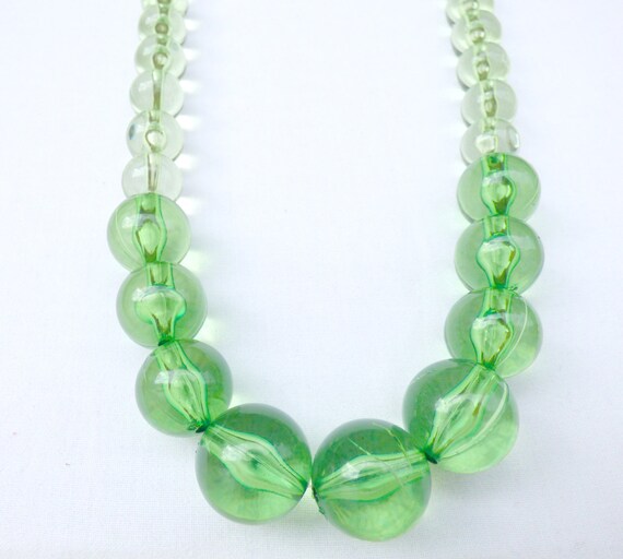 Xx Green Ombre Faux Glass Bead Vintage Necklace, Chunky  display picture 2