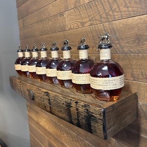 Boozey Shelf     CANTELEVER   8 Bottle Display