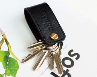 Key organiser leather, Free Personalized Leather Keychain, key holder, felt key fob, key ring, leather key organiser // DOM (Black)