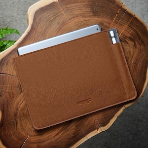 Custodia in pelle M4 per iPad Pro 11 pollici, custodia in pelle m3 per iPad Air 11, custodia per iPad Pro 13 pollici con portapenne, regalo per lei // MATE