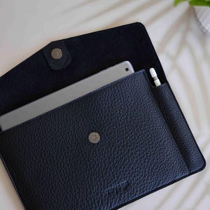 iPad Pro 13 inch case: iPad Pro m5 case, iPad case with Pencil Holder, felt lining, Personalization, Magic Keyboard compatible