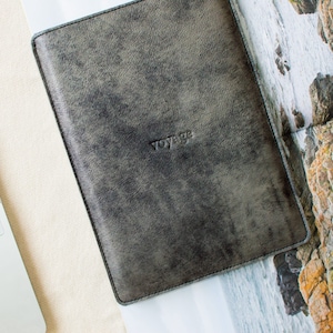 Kindle Paperwhite signature edition case, kindle 11th gen case, Paperwhite Case, leather Kindle case, Kindle Oasis case // PELTA