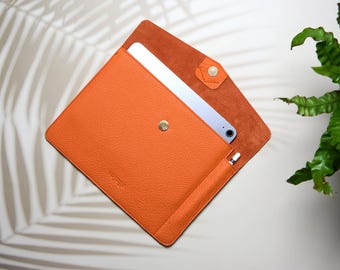 Kindle Scribe 11” case, scribe 2025 Case, Leather Kindle scribe case with pen holder: Wool felt interior, Personalization