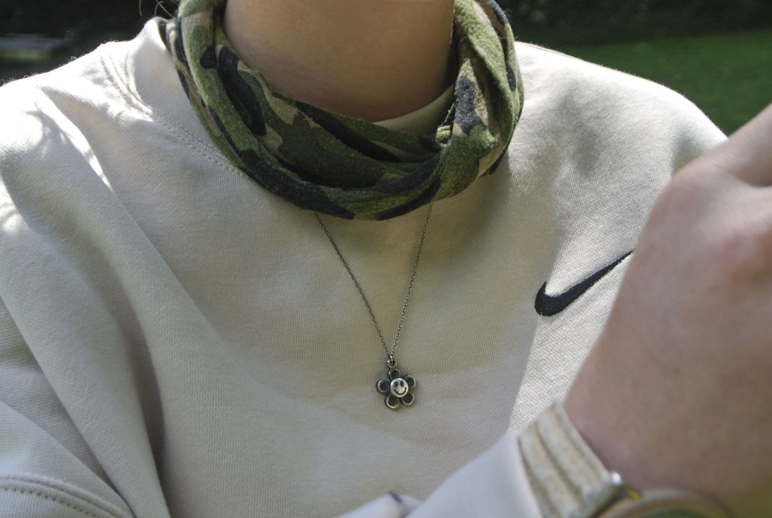 アクセサリー Cross flower smiley necklace SALUTExEVAE CROSS FLOWER SMILEY NECKLACE