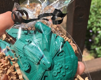 Millennium Falcon PARTY FAVOR // Star Wars Fish Extender Kid // Star Wars Favor // Star Wars Party // Star Wars Birthday Party // Kids Favor