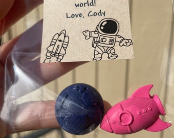 Space Valentines // Space Crayons // Out of this World Valentines // Classroom Valentines // Custom Valentines // Valentine Favors