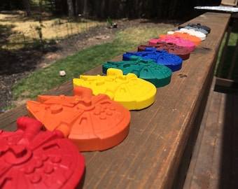 Millennium Falcon Crayons // Star Wars Fish Extender Kids // Star Wars FE Ideas // Star Wars Party // Star Wars Birthday Party