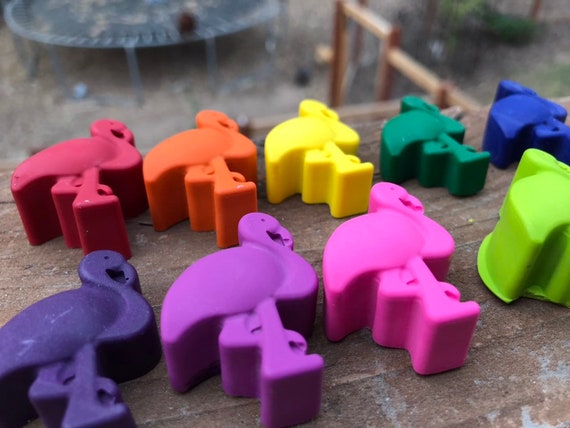 Flamingo Crayons // Zoo Crayons // Zoo Birthday Favors // Zoo Favors // Flamingo Favors // Kids Party Favors // Flamingo Party Favors